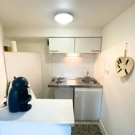 Le Sainte-croix - Centre - La Conciergerie. * Poitiers